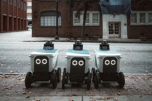 Autonomous Mobile Robot selection for e-commerce fulfillment - Power, duty cycle, and the 24/7 fulfillment constraint