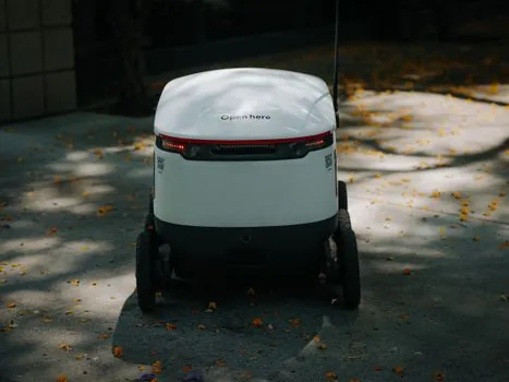 Autonomous Mobile Robot selection for port logistics - Selection matrix: payload vs IP rating vs navigation