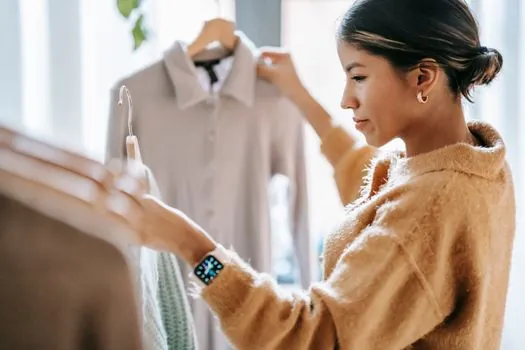 Order Picker selection for apparel distribution - Equipment Class Comparison for Apparel DCs