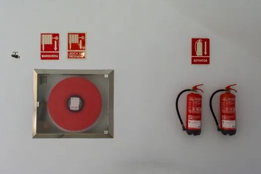 as/rs system compatibility with certificate traceability requirements - Sprinkler, fire, and environmental overlay: the certificate stack a specifier fo