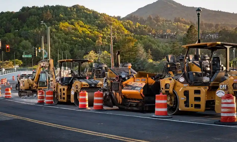 Asphalt Paver Selection for Forestry Roads: Track, Width, and Wear-Parts Map
