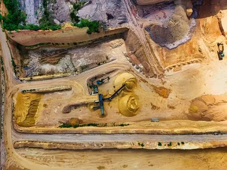 Asphalt Paver selection for mining operations - Selection Criteria and a Side-by-Side Comparison