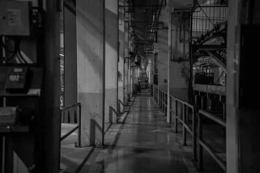 Automatic Molding Line selection for hardware manufacturing - Who the Line Is For, and Who Should Walk Away