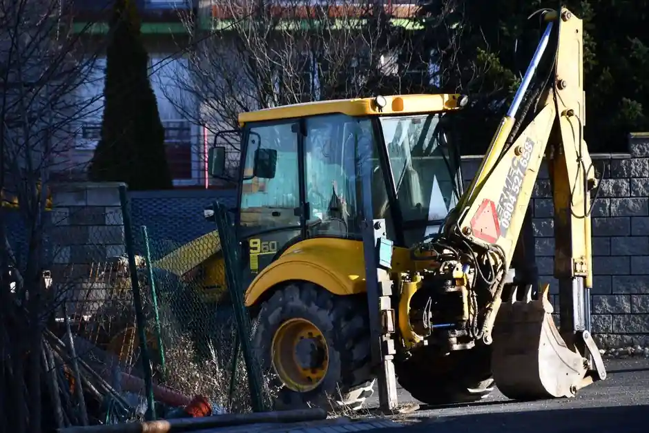 Backhoe Loader Spec Map for Pipeline Construction