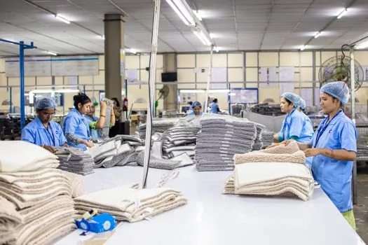 how to choose a Bellows Seal - Standards and Compliance Stack