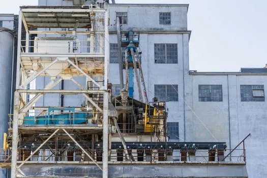 Bucket Elevator selection for chemical shipping - Capacity sizing and horsepower check