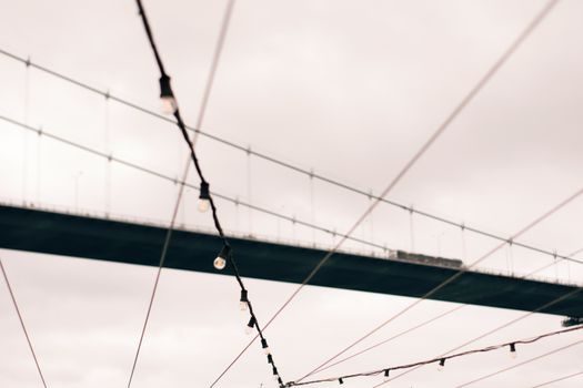 Cable Tray vs Drag Chain Cable - Real Use Cases, Limits and Failure Modes
