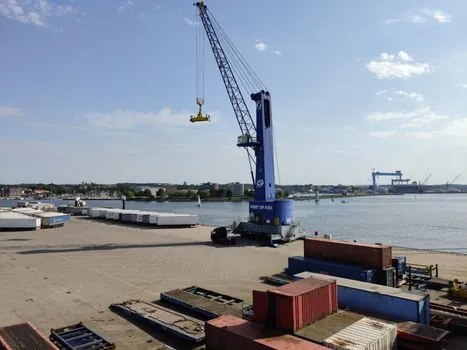 Case Packing Machine selection for port logistics - Comparison: Four Main Configurations Against Four Decision Criteria