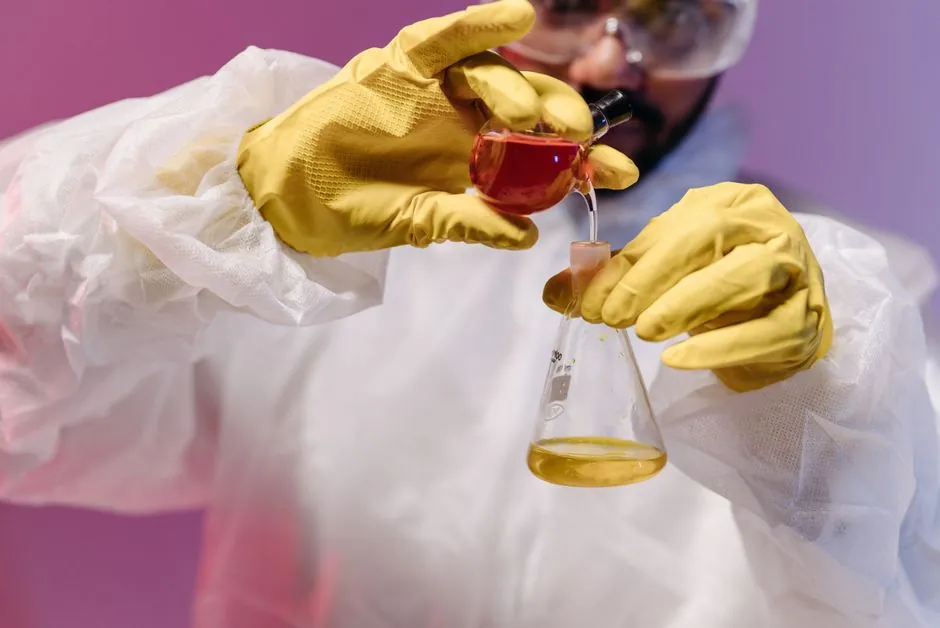 Chemical-Plant Safety Glove Selection: Polymer, Thickness, and EN 374 Gates