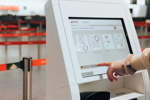 display panel sourcing from China guide - Trade Show and On-Site Verification Layer