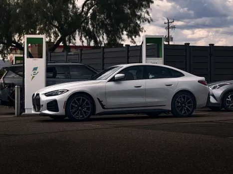 EV charging station sourcing from China guide - Comparison Matrix: Four Clusters on Five Buying Criteria
