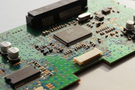 Circuit Breaker vs Contactor - Failure Modes and Common Spec Mistakes