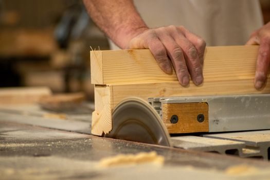 Circular Saw selection for HVAC installation - Dust extraction and the swarf problem on ductwork