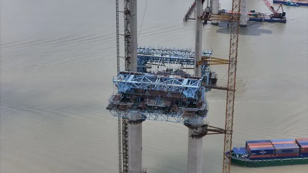 Climbing Formwork System selection for bridge construction - Cleaning, Maintenance, and Throughput on the Pylon Face