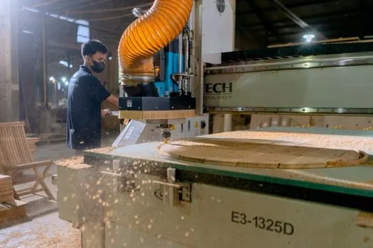 CNC machine sourcing from China guide - Supplier Vetting: What to Verify Before the First PO