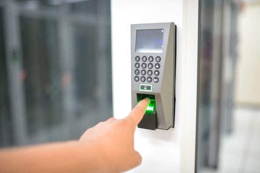 code reader vs industrial barcode scanner for temperature limit - Wiring the Missed-Scan Interlock to a Temperature Limit