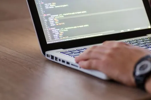 Coding Machine selection for cold chain logistics - Regulatory and Traceability Requirements on the Code Itself