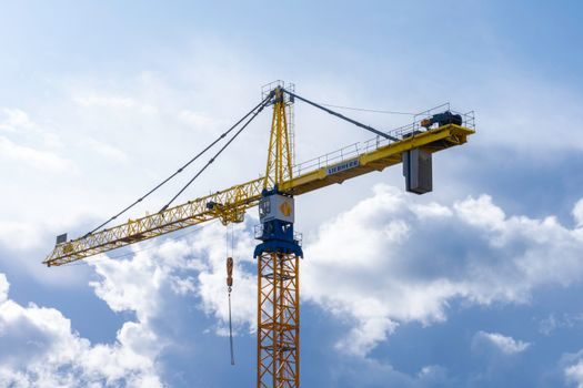 Combustible Gas Detector selection for work at height - Fixed vs Portable: What Belongs on a Lift Basket