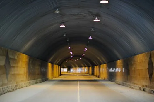 Concrete Groove Cutter selection for tunnel construction - Cutting Kinematics: Drum, Wheel, and Chain Compared for Tunnel Slots