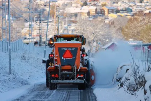 Concrete Groove Cutter selection for road maintenance - Machine Class, Maneuverability and Crew Size