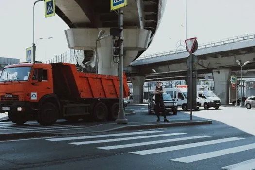 Concrete Pump Truck selection for road construction - Hydraulics, Engine, and Control Configuration