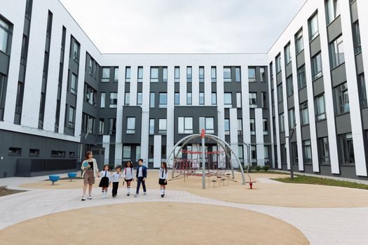 Concrete Release Agent selection for schools - Form Material Compatibility Matrix for School Formwork