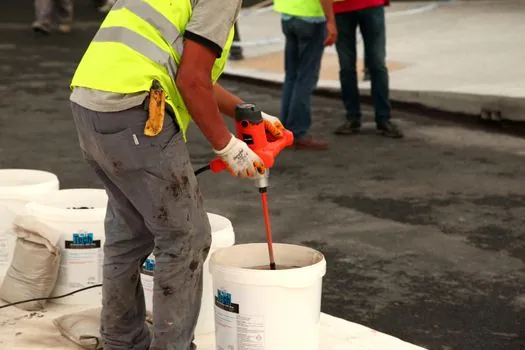 Concrete Vibrator selection for concrete work - Power source: electric, gas, battery, or high-frequency