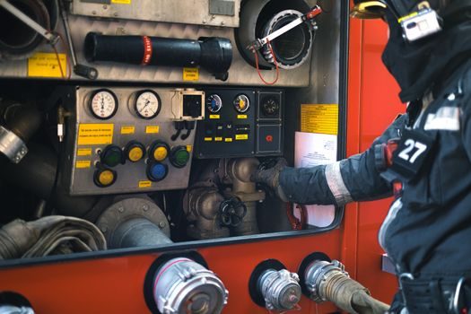 Oxygen Detector selection for confined space entry - Documentation, Training, and Program-Level Gates