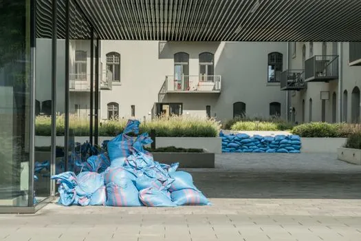 Safety Fence selection for construction sites - Free-Standing Bases: 70 lb Weighted Blocks vs Sandbags vs Post-in-Ground