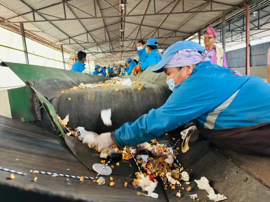 Conveyor sorting line selection for retail distribution: spec-first 2026 guide