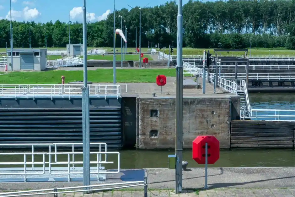 Coriolis Flowmeter Selection: Spec-First Criteria for Process Engineers