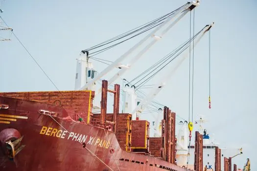 Crawler Crane selection for port and terminal operations - Used-crane import and remanufacture trend (2026)