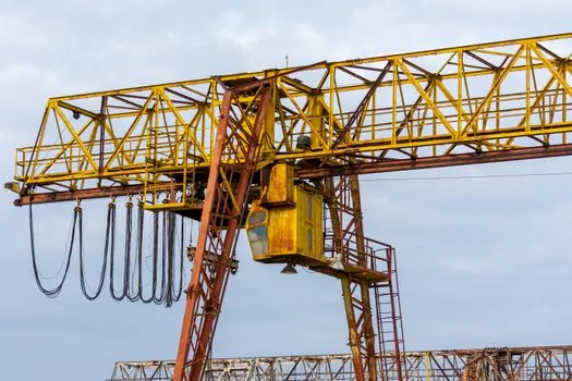 Crawler Crane selection for urban infrastructure - Undercarriage parts sourcing as a selection filter