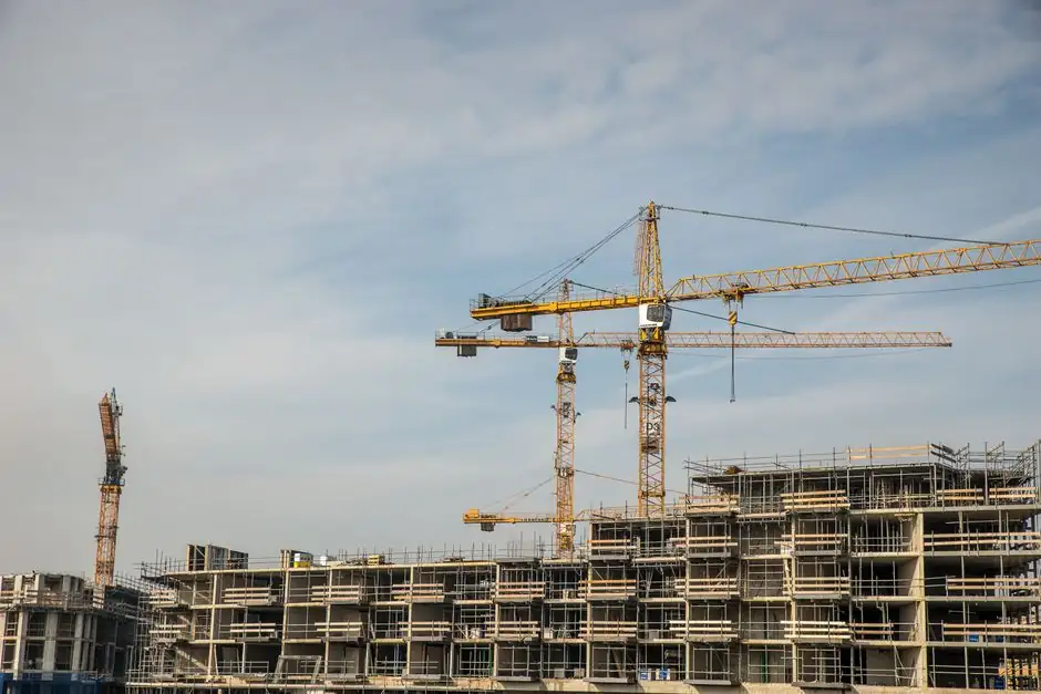 Crawler crane selection for urban infrastructure: 2026 spec gates