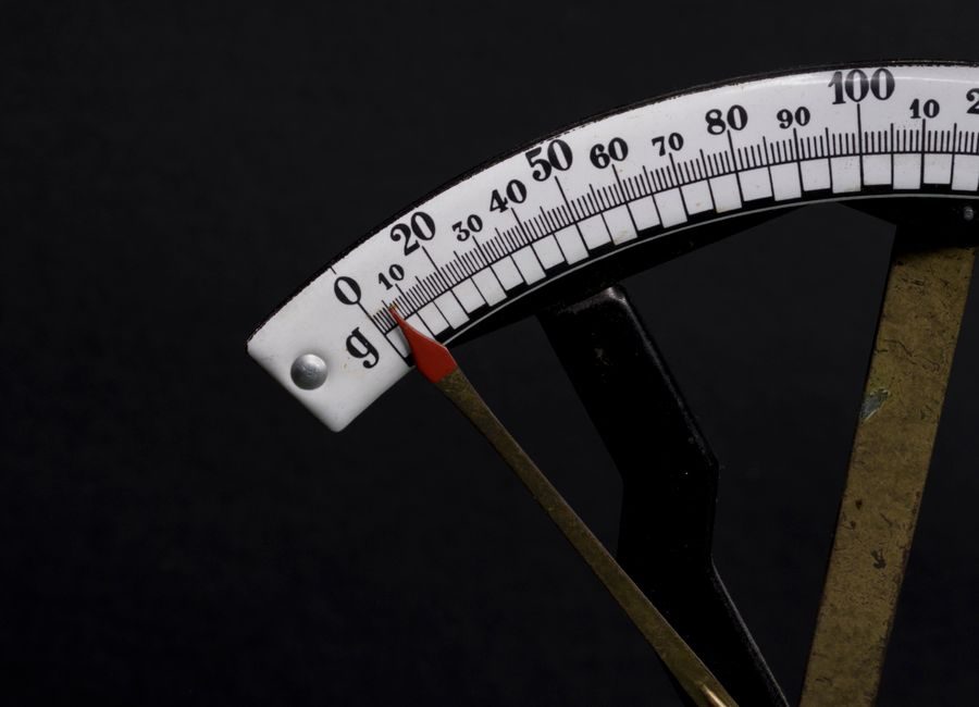 Decade Resistance Box vs Pressure Calibrator: Spec-First Selection