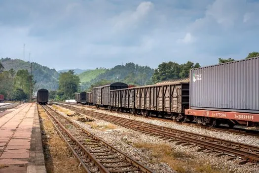 Degassing & Refining Unit selection for rail components - Comparing Common FDU Configurations for Rail Work