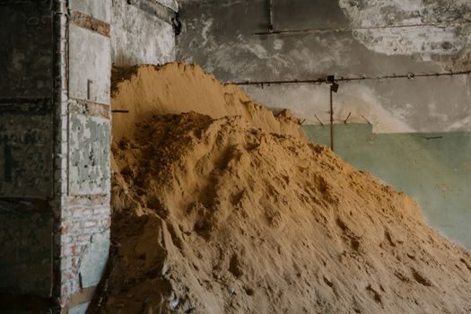 Demolition Hammer selection for concrete work - Power Source: Mains, Cordless, or Compressed Air