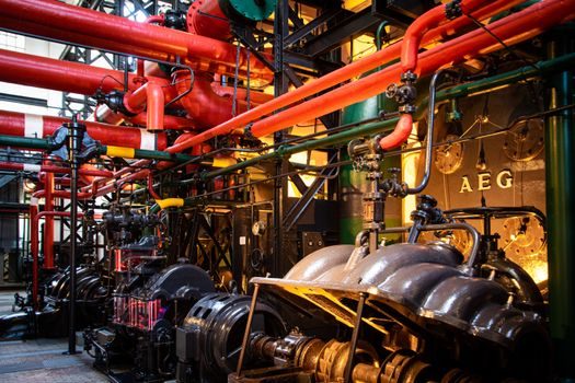 Die Casting Machine selection for energy equipment - Machine Class Comparison: Small, Medium, Large, Ultra-Large for Energy Work