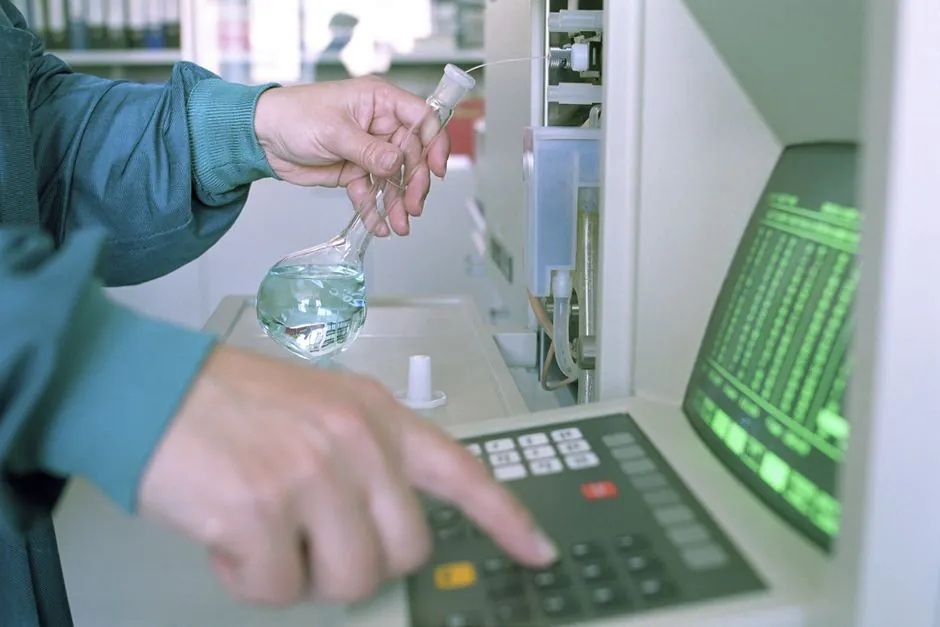 Display Panel Manufacturing Equipment Guide: 2026 Spec-First Shortlist