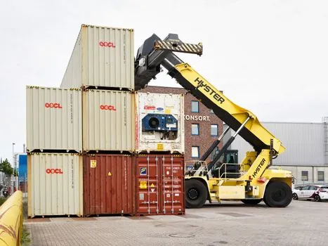 Dock Leveler selection for cold chain logistics - Contamination, oil, and the HACCP / GDP exposure