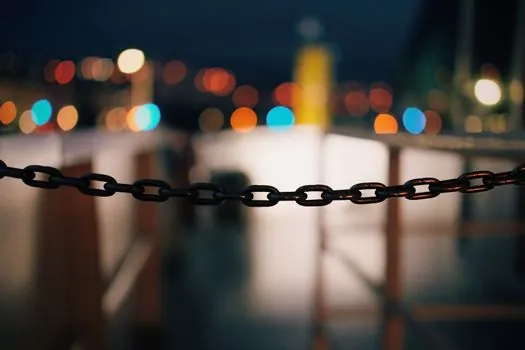 best Drag Chain Cable for food and beverage - Sizing gates: bend radius, fill ratio, and chain cross-section