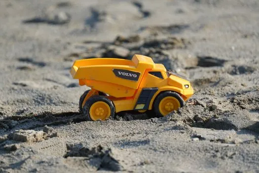 Dump Truck selection for road construction - Dump Body Volume, Steel Grade, and Material Density