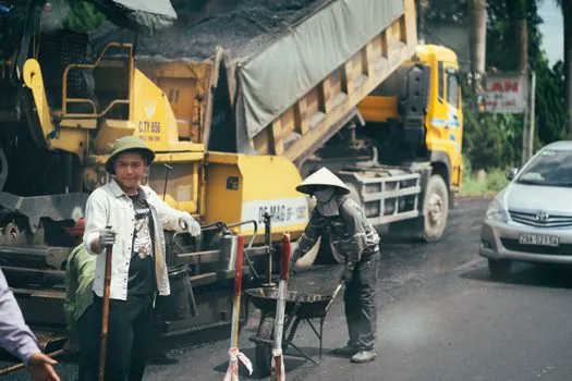 Dump Truck selection for road construction - Emissions, Compliance, and After-Sales Coverage