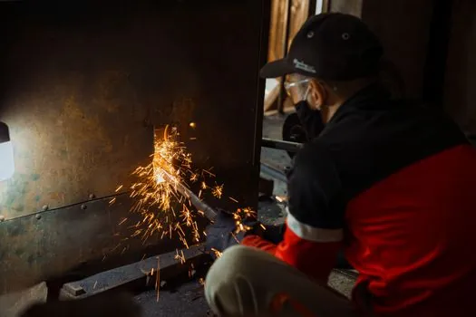 Emergency Stop selection for welding operations - Actuator and contact block: what the spec has to call out