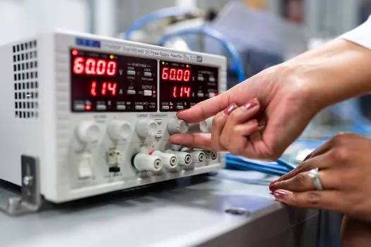 electric motor OEM vs ODM manufacturing - Decision matrix: OEM vs ODM on five procurement criteria