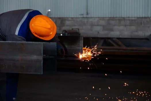 Safety Helmet selection for electrical work - Arc-flash add-ons: when a Class E helmet is not enough