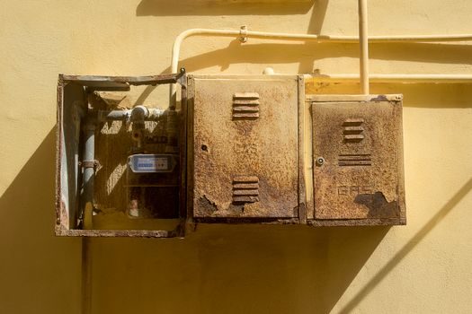 Electricity Meter vs Smart Meter - Protocol and Data-Centric Comparison