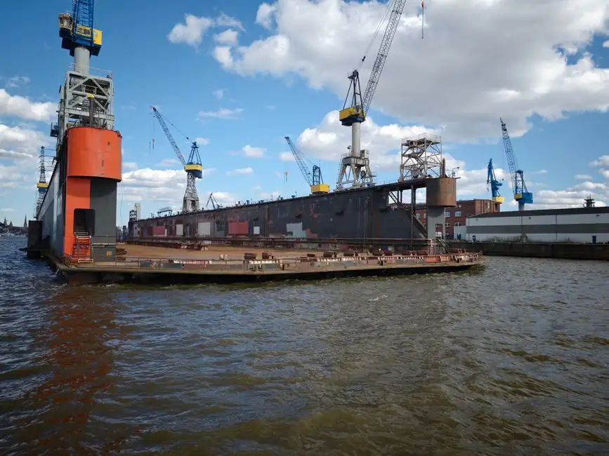 Engineering plastic selection for marine service: HDPE, UHMW, PTFE, and ABS compared