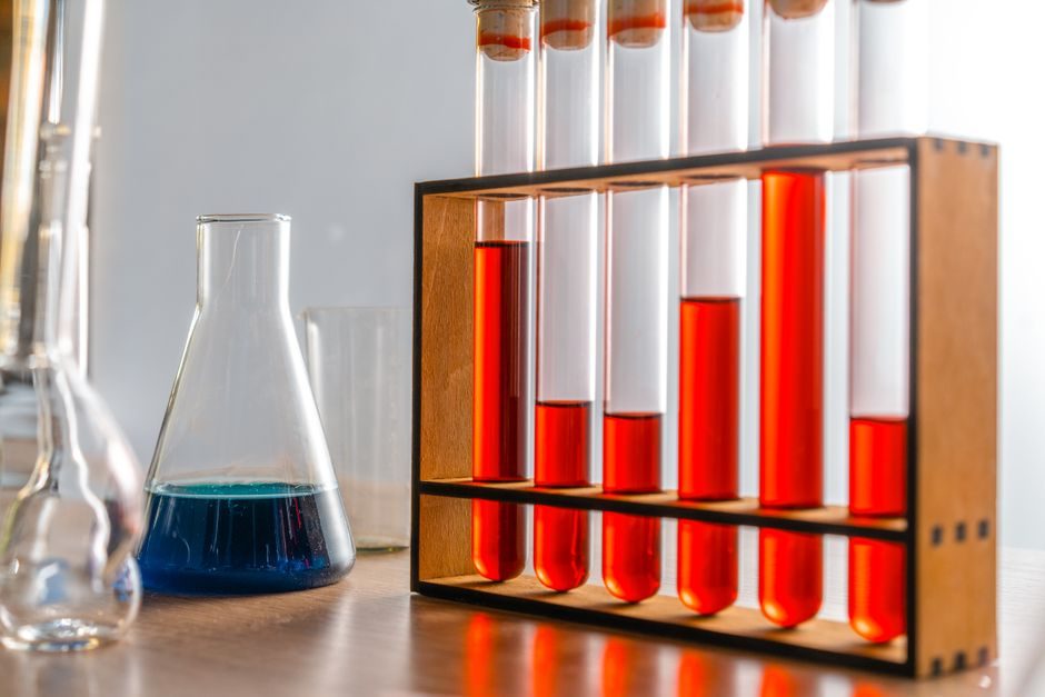 Epoxy Resin Supply 2026: Shortage Triggers, Hardener Backups, and Sourcing Specs