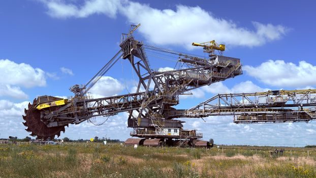 Excavator selection for pipeline construction - Field signals to watch in the next planning cycle